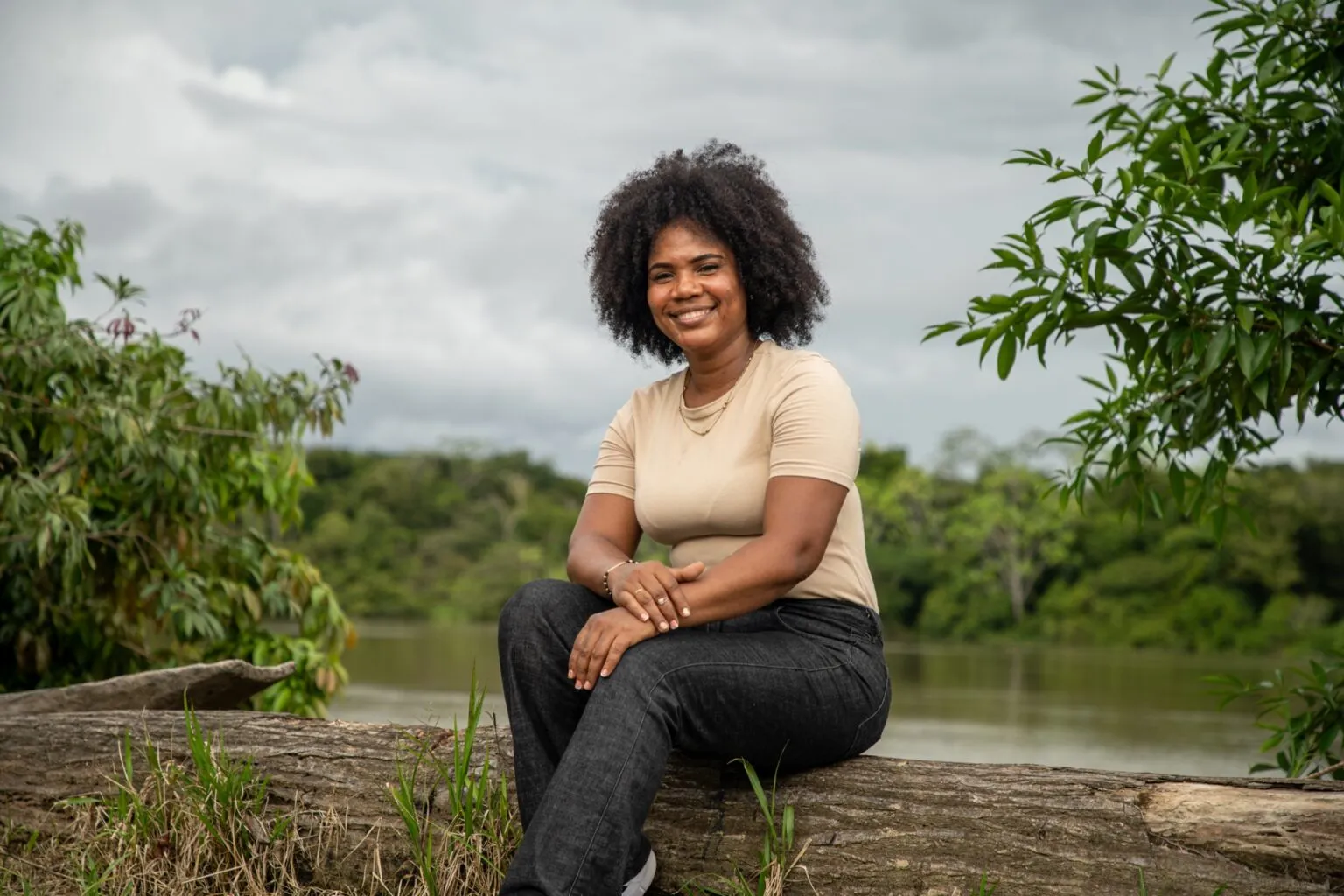 Yarisis Espinosa, tesorera de la Asociación Forestal Sostenible para el Desarrollo Comunitario del Medio Atrato – ASOFODEMA.